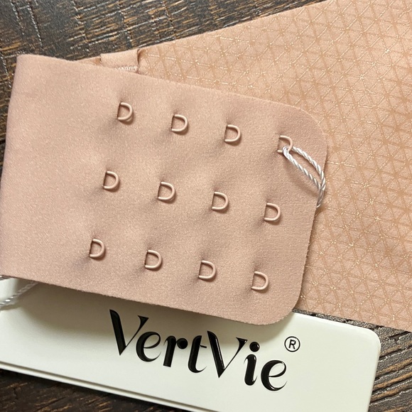 NWT VertVie Nude/Beige Strapless Bandeau Bra - - Picture 6 of 11
